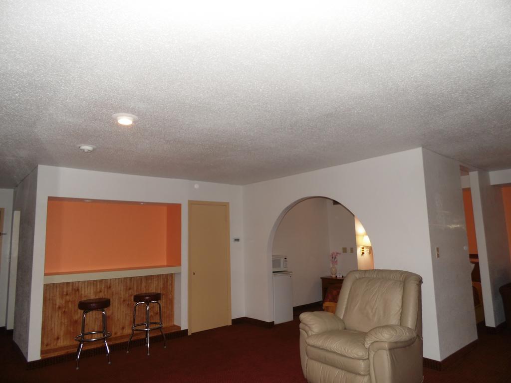 American Inn & Suites Boone Room photo