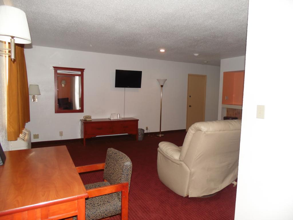 American Inn & Suites Boone Room photo